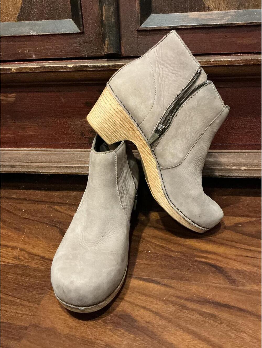 Dansko Lizanne Bootie Taupe Milled Nubuck Women's Size 40